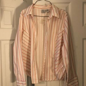 Button up shirt with gathering sides